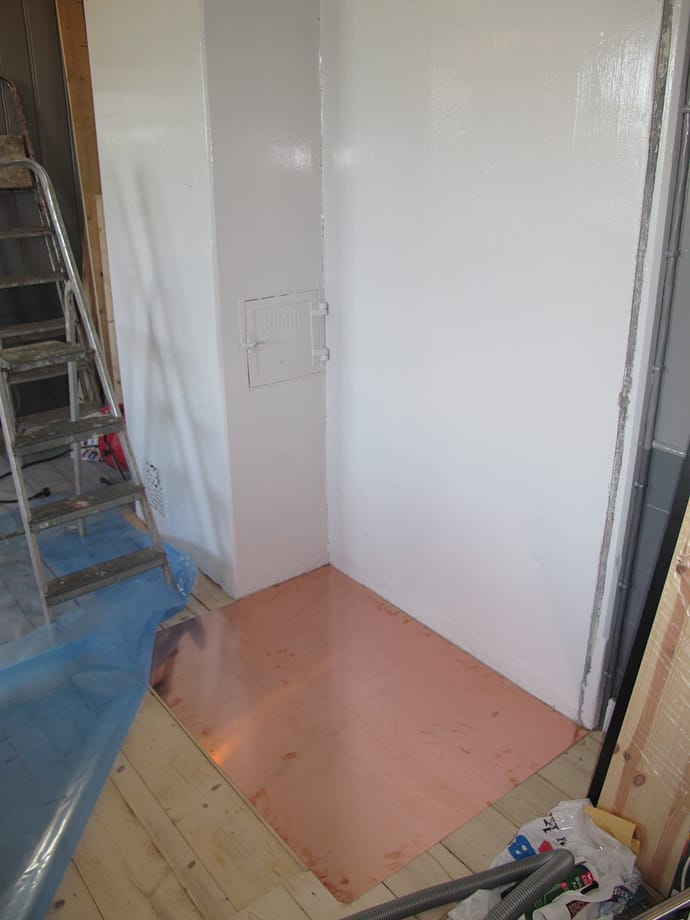 Kobberplata er ferdig bestilt i rett størrelse, i forhold til brannforskriftene.